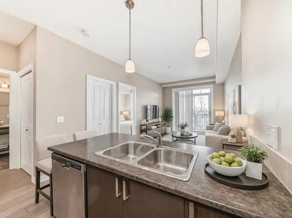 117 E Copperpond Cmn SE #311, Calgary, AB T2Z 5E2