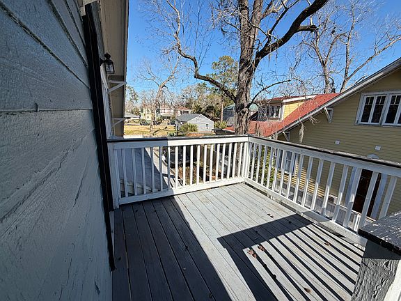 3rd image of 1112 E Duffy St