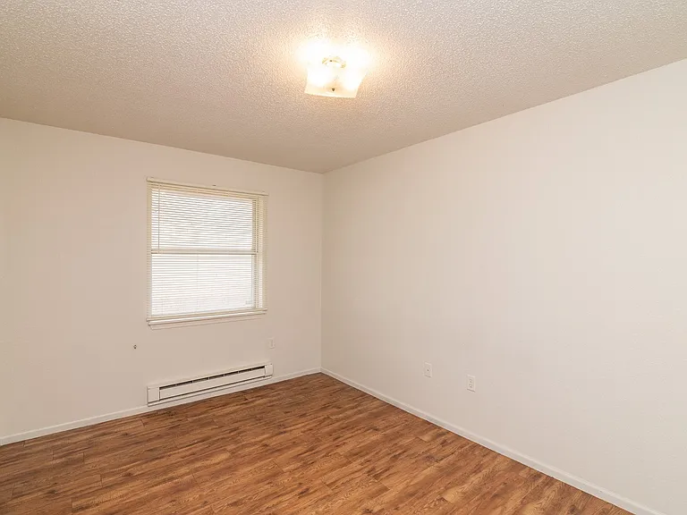 4819 Marion St — Photo 4