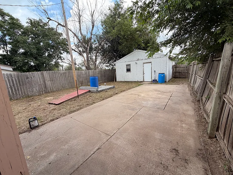 418 E Bigger St #1 — Photo 7