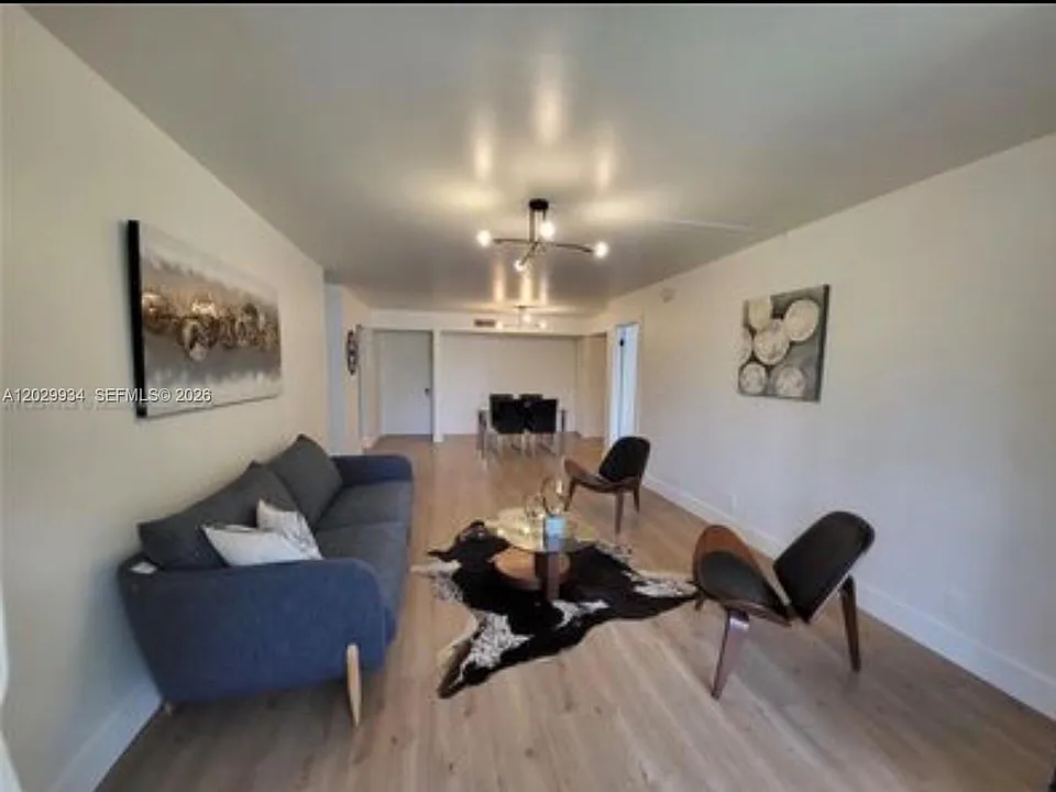 733 SE 1st Way #109