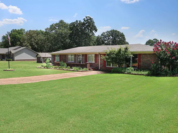 300 Tennessee River Dr, Muscle Shoals, AL 35661