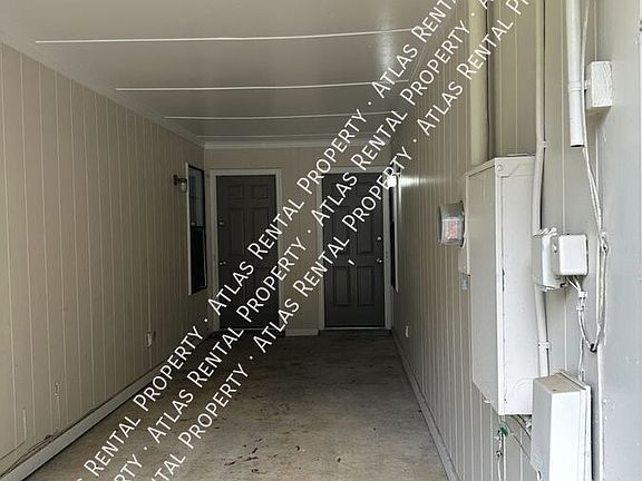 3rd image of 113 Cedar Ct