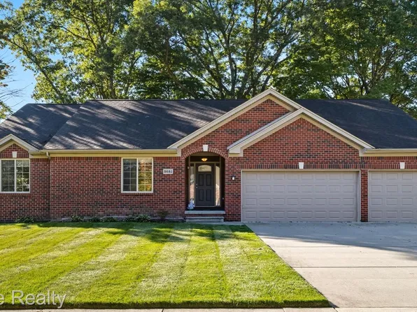 3681 S Athanasia Way, Fort Gratiot, MI 48059