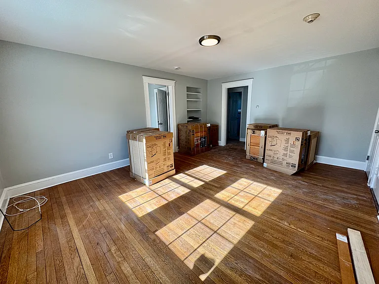 4907 Washington St #1L — Photo 4