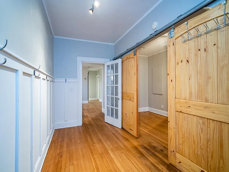 24 Robindale Ave #2 — Photo 4