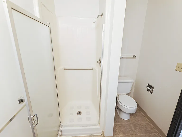 1110 F St #5 — Photo 29
