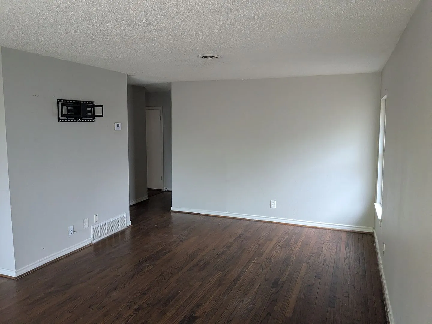 4 Bed 2 Bath with Laundry Hookups, Garage, and Fenced Yard — Photo 4