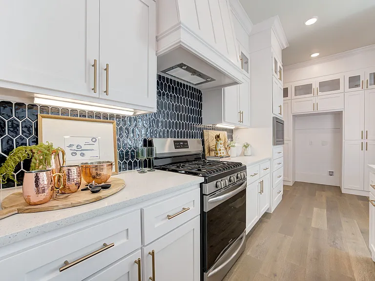 7901 Behr Dr — Photo 25