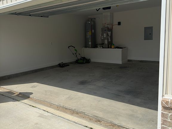 3rd image of 4886 Kensington Ln