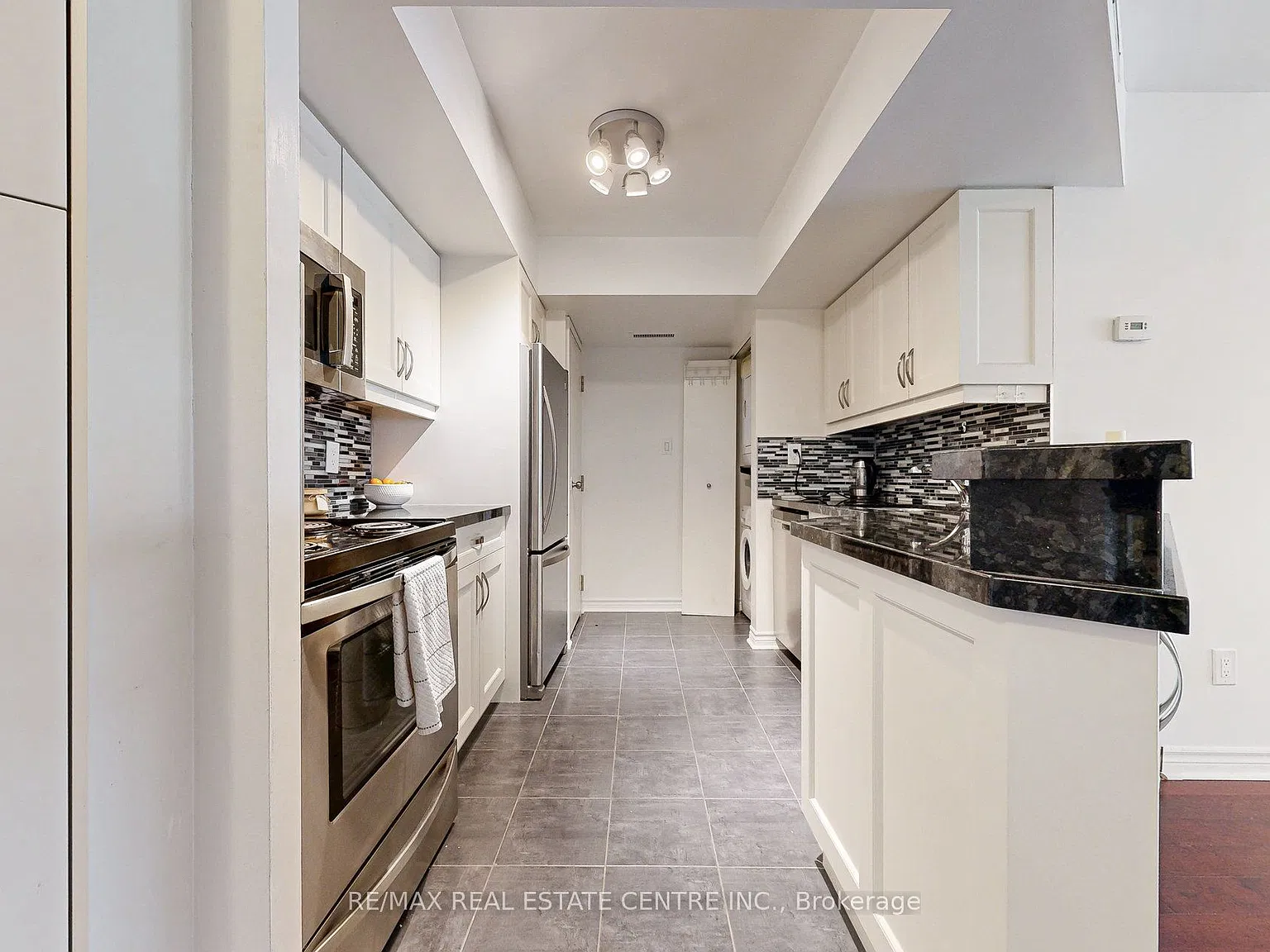 2 bed, $2,700 — Photo 3