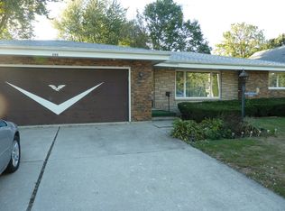 430 Maxwell St, Beecher, IL 60401