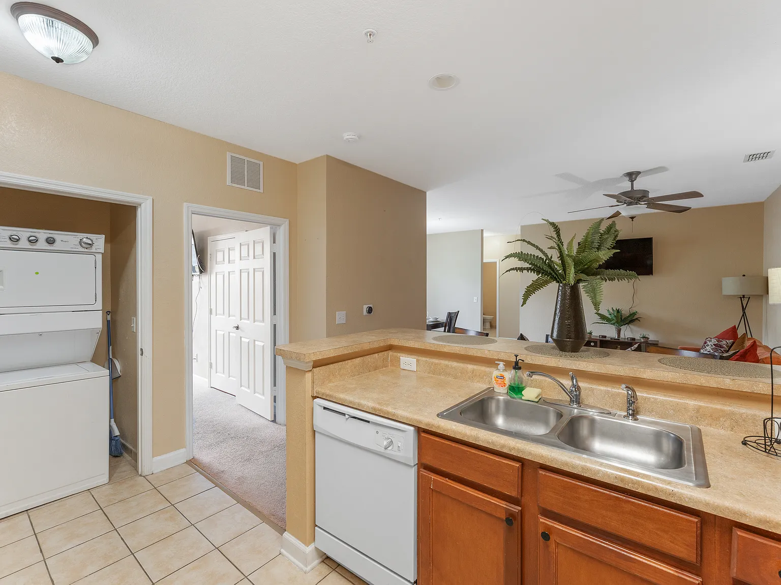 3174 Feltrim Pl — Photo 2