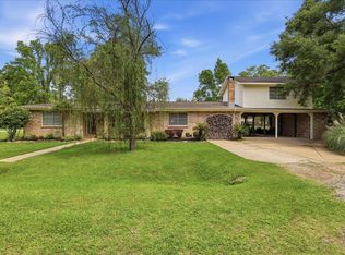 805 E Bear St, Kountze, TX 77625