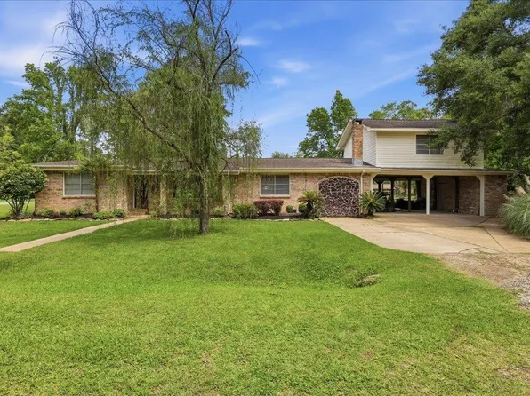 805 E Bear St, Kountze, TX 77625