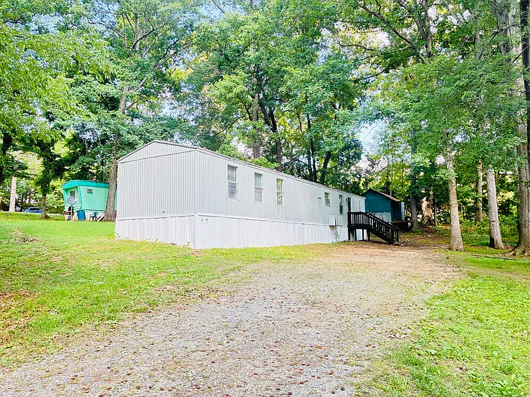 143 Bluebird Ln #A — Photo 3