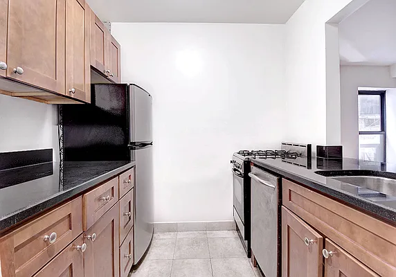 Rented by Urbane Brokerage | media 10