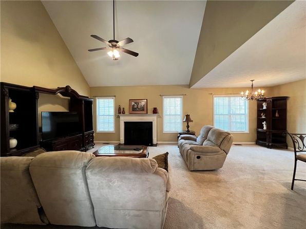 633 Forest Pine Dr, Ball Ground, GA 30107
