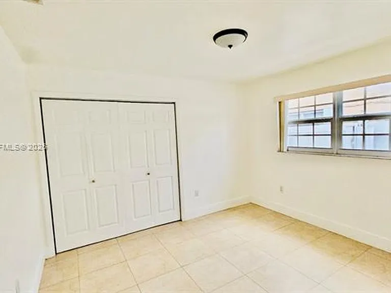 3180 SW 25th Ter #1 — Photo 10