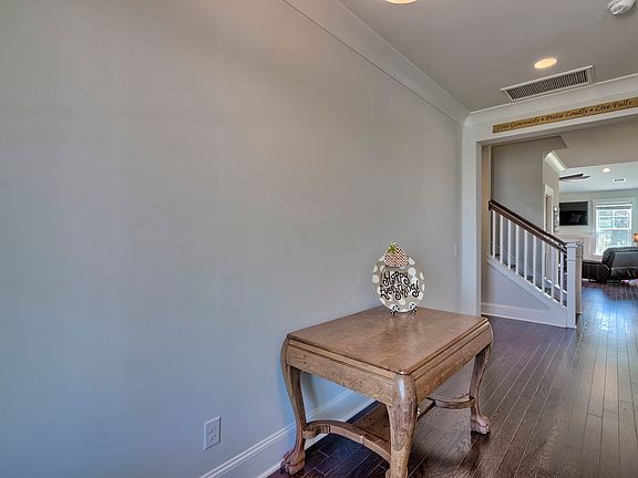 3rd image of 120 Whaler Ave