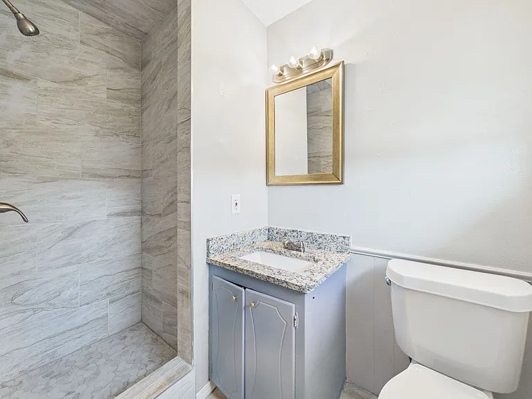 324 NW Compass Dr — Photo 21