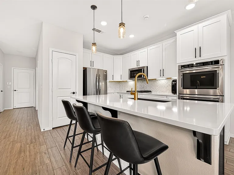 5134 Aedan Oak St — Photo 1