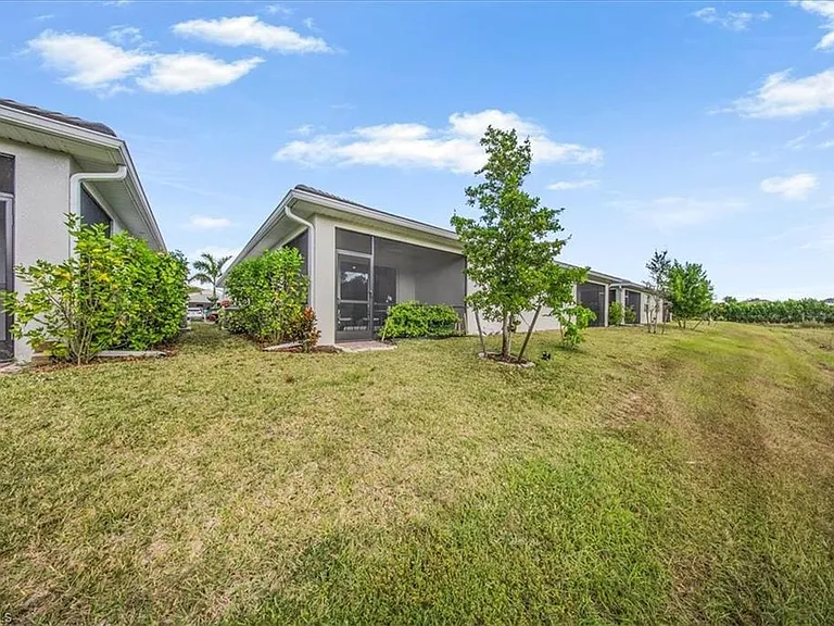 1074 Enbrook Loop — Photo 4