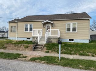 201 N 1st St, New Baden, IL 62265