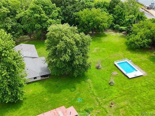 1014 Railroad Pond Rd, Eldon, MO 65026