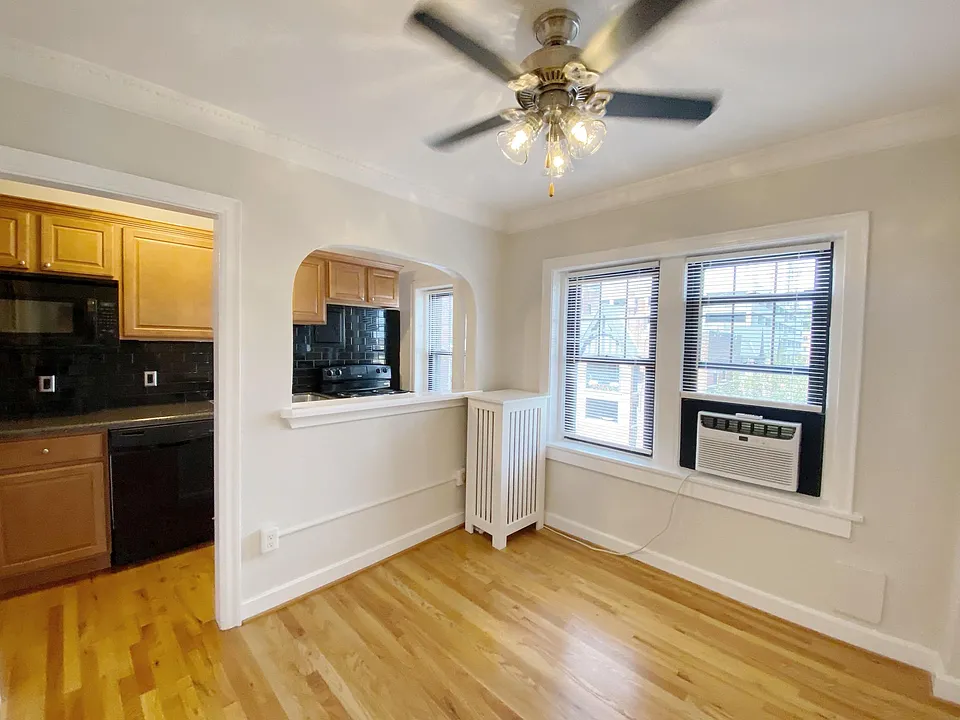 04 Dining Room