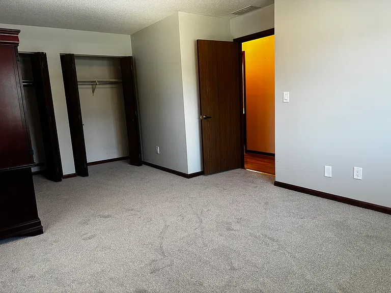 4 Edith Ct — Photo 23