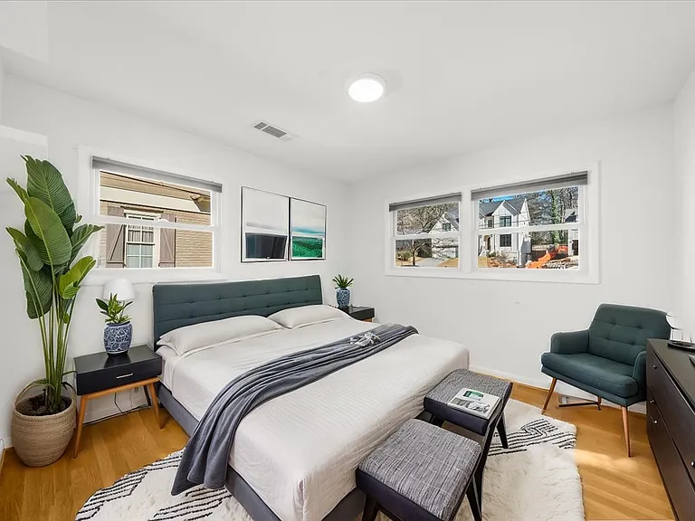 2420 Cove Cir — Photo 37