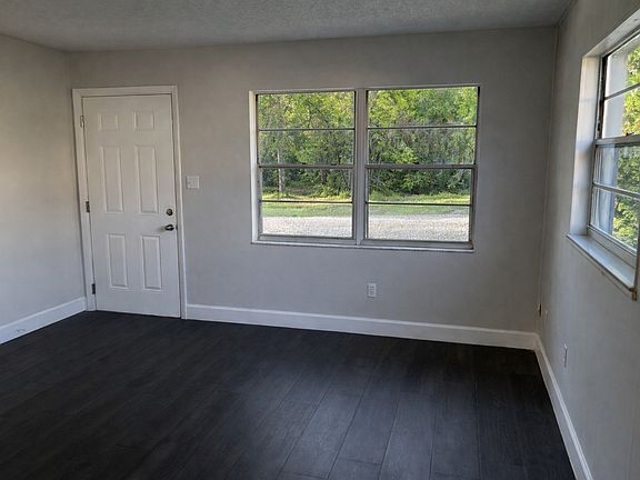 3rd image of 467 W Connecticut Ave #1