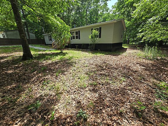 5th image of 601 Foxwood Dr