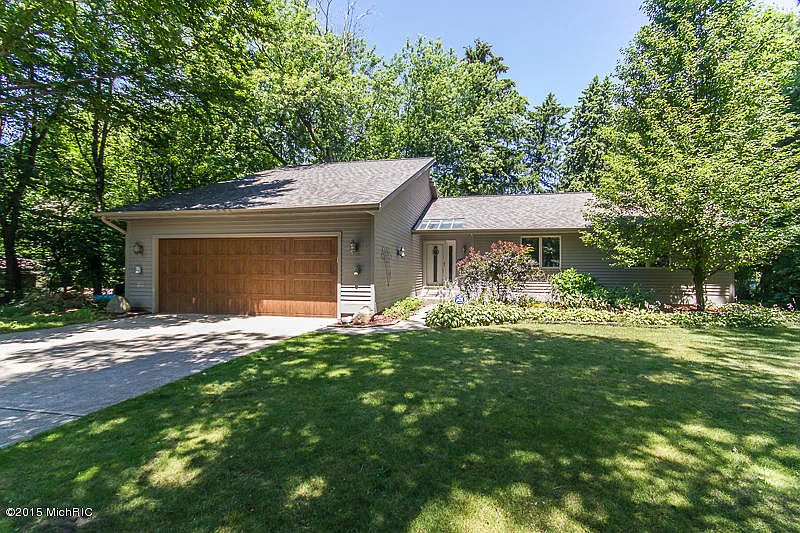 1709 Wolverine St photo 1