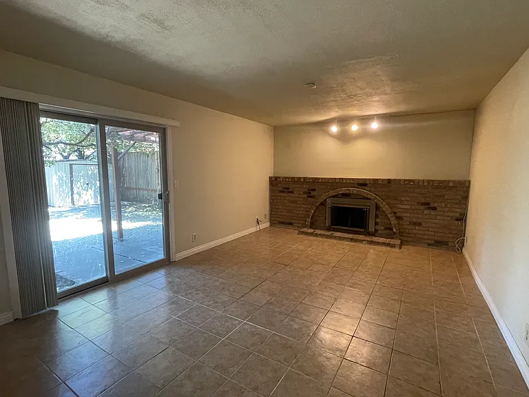 4935 Massachusetts Dr — Photo 19