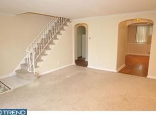 1608 Farrington Rd, Philadelphia, PA 19151
