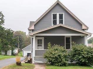 2006 2nd St SW, Cedar Rapids, IA 52404