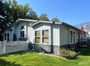116 Eveline St, Pateros, WA 98846