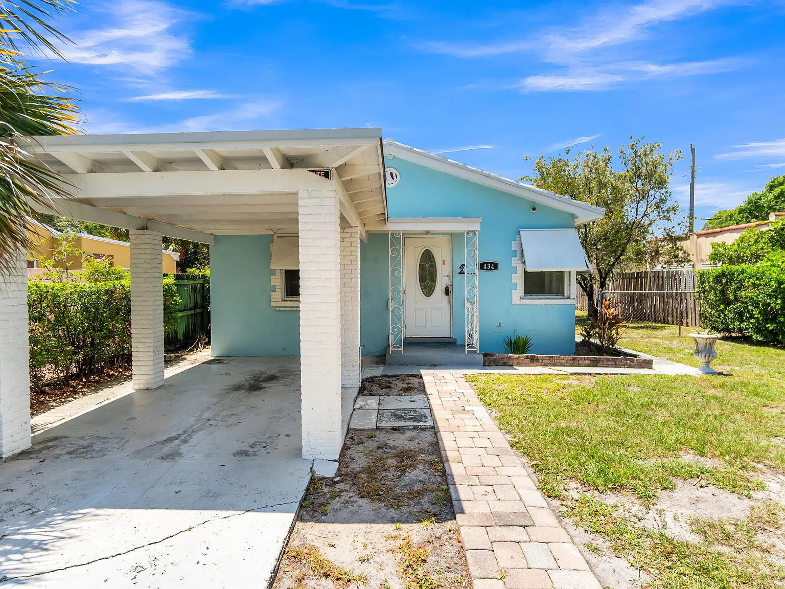 2 bed, 1.0 bath, 689 sqft, $2,250 — Photo 1
