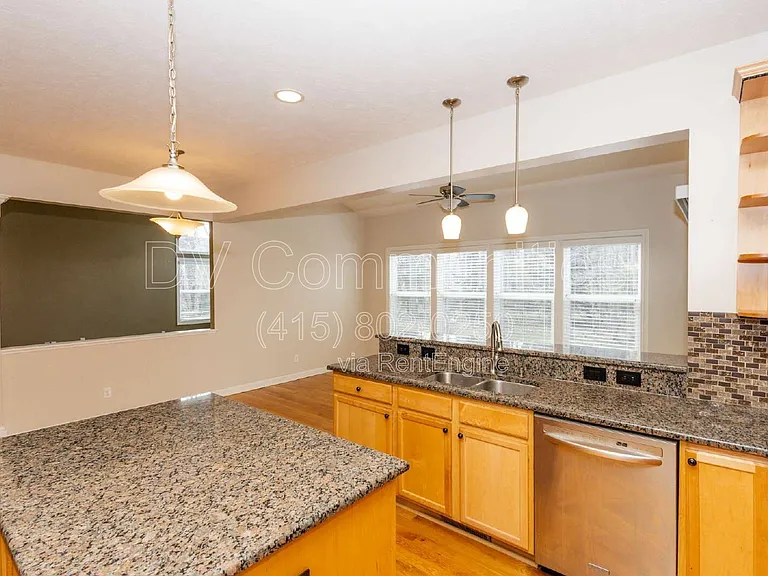 8240 Talbot Cir — Photo 14