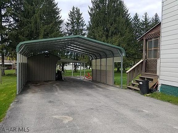 2nd image of 203 Loch Lomond Rd