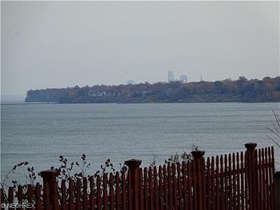 3rd image of 23715 Cliff Dr