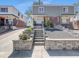 5326 207th St, Oakland Gardens, NY 11364