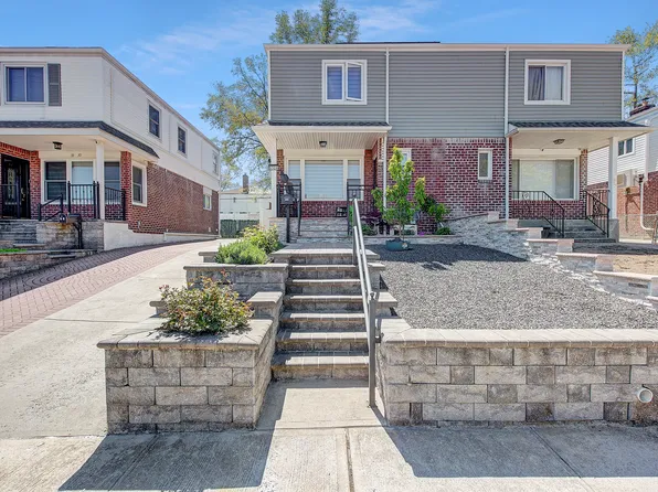 5326 207th St, Oakland Gardens, NY 11364