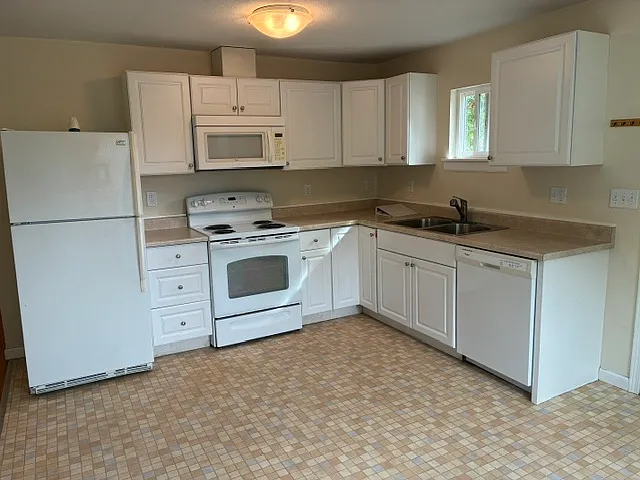 2 bed, 970 sqft, $1,950 — Photo 3