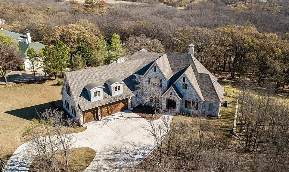 1st image of 3948 Bordeaux Cir