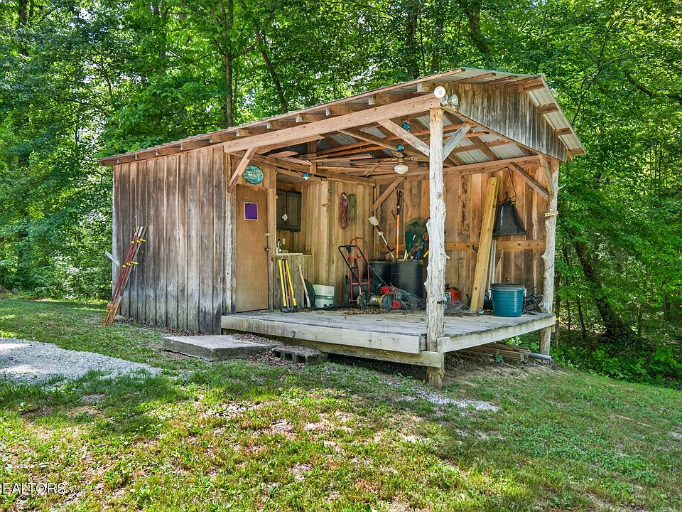 11th image of 4912 Honey Creek Loop Rd