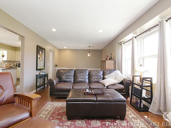 5th image of 651 E Rich Ave