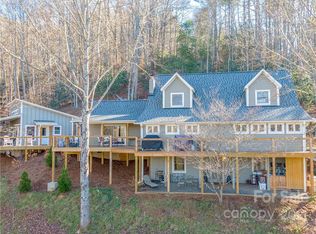 2711 Rabbit Hop Rd, Spruce Pine, NC 28777